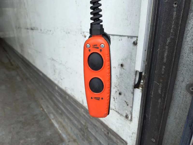 MAN TGM 18.250 2 COMPARTMENTS - 2000KG TAIL LIFT - PROBLEM COOLING UNIT - crédit-bail MAN TGM 18.250 2 COMPARTMENTS - 2000KG TAIL LIFT - PROBLEM COOLING UNIT: photos 16 MAN TGM 18.250 2 COMPARTMENTS - 2000KG TAIL LIFT - PROBLEM COOLING UNIT - crédit-bail MAN TGM 18.250 2 COMPARTMENTS - 2000KG TAIL LIFT - PROBLEM COOLING UNIT: photos 16