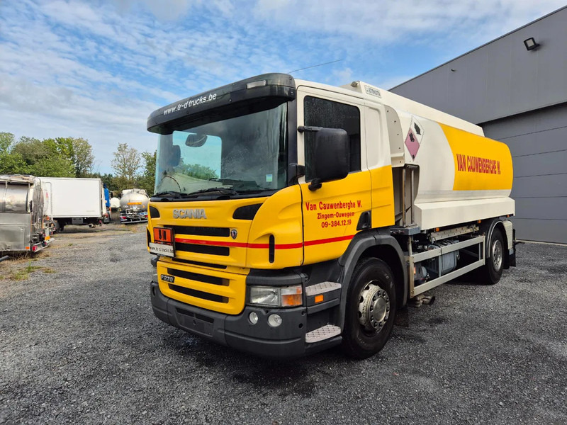 Scania P270 FUEL / CARBURANT 14000L - 4 COMP - Camion citerne: photos 1 Scania P270 FUEL / CARBURANT 14000L - 4 COMP - Camion citerne: photos 1
