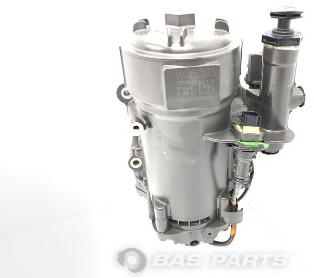 DAF Brandstoffilterhuis DAF 1951941 - Filtre à carburant pour Camion: photos 1 DAF Brandstoffilterhuis DAF 1951941 - Filtre à carburant pour Camion: photos 1