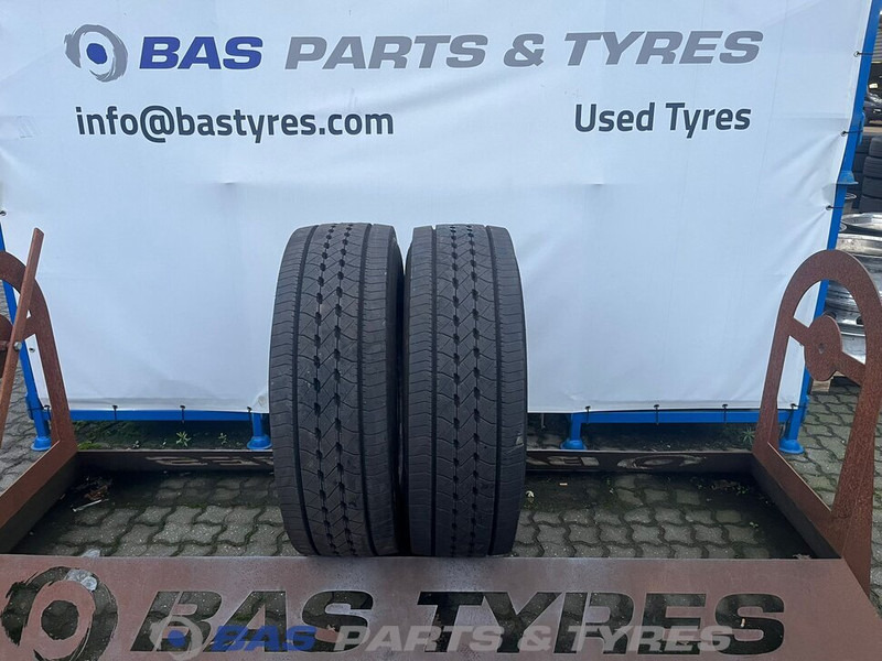 Goodyear Goodyear 315/70R22.5 Kmax S HL G2 156/150 M+S 3PMSF gebruikte set - Pneu pour Camion: photos 1 Goodyear Goodyear 315/70R22.5 Kmax S HL G2 156/150 M+S 3PMSF gebruikte set - Pneu pour Camion: photos 1