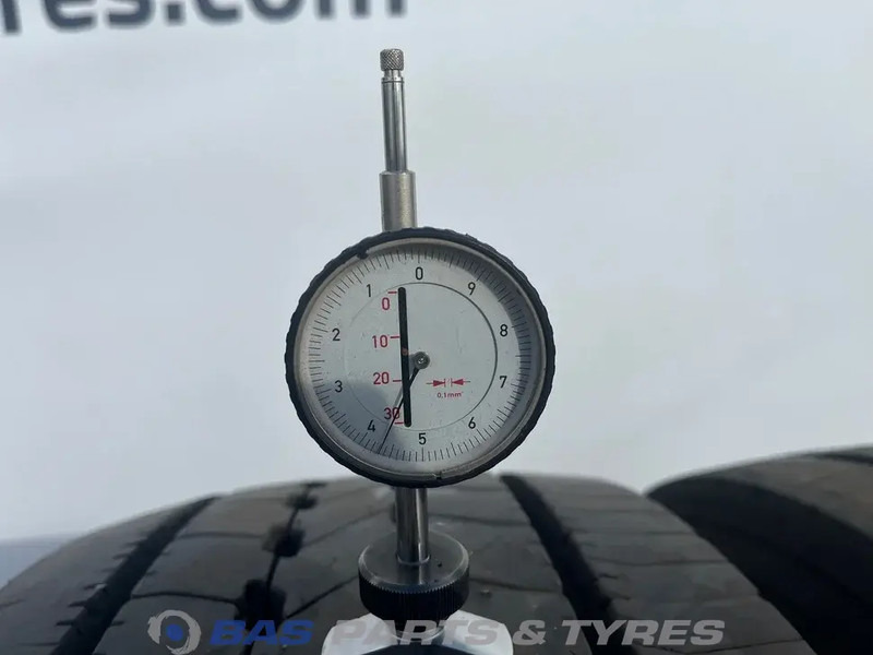 Goodyear Goodyear 315/70R22.5 Kmax S HL G2 156/150 M+S 3PMSF gebruikte set - Pneu pour Camion: photos 3 Goodyear Goodyear 315/70R22.5 Kmax S HL G2 156/150 M+S 3PMSF gebruikte set - Pneu pour Camion: photos 3