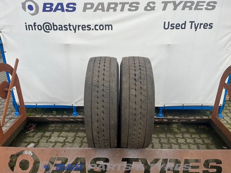 Goodyear Goodyear 315/70R22.5 Kmax S HL G2 156/150 M+S 3PMSF gebruikte set - Pneu pour Camion: photos 1 Goodyear Goodyear 315/70R22.5 Kmax S HL G2 156/150 M+S 3PMSF gebruikte set - Pneu pour Camion: photos 1