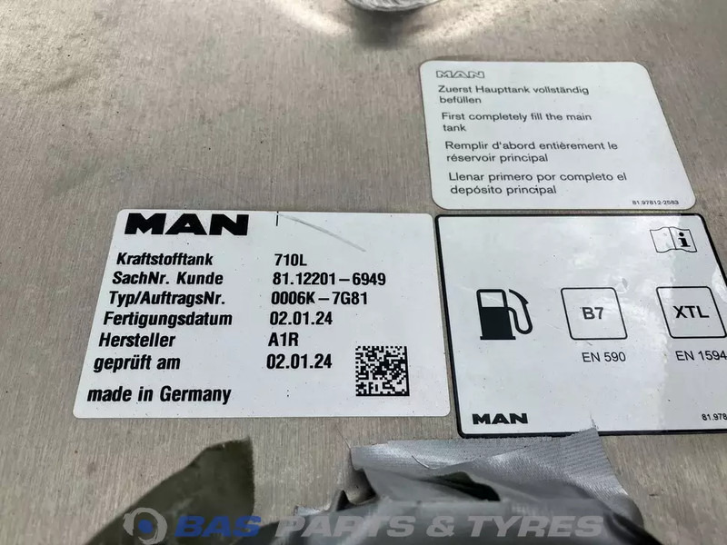 MAN Brandstoftank MAN 710 Liter 81122016766 - Réservoir de carburant pour Camion: photos 5 MAN Brandstoftank MAN 710 Liter 81122016766 - Réservoir de carburant pour Camion: photos 5