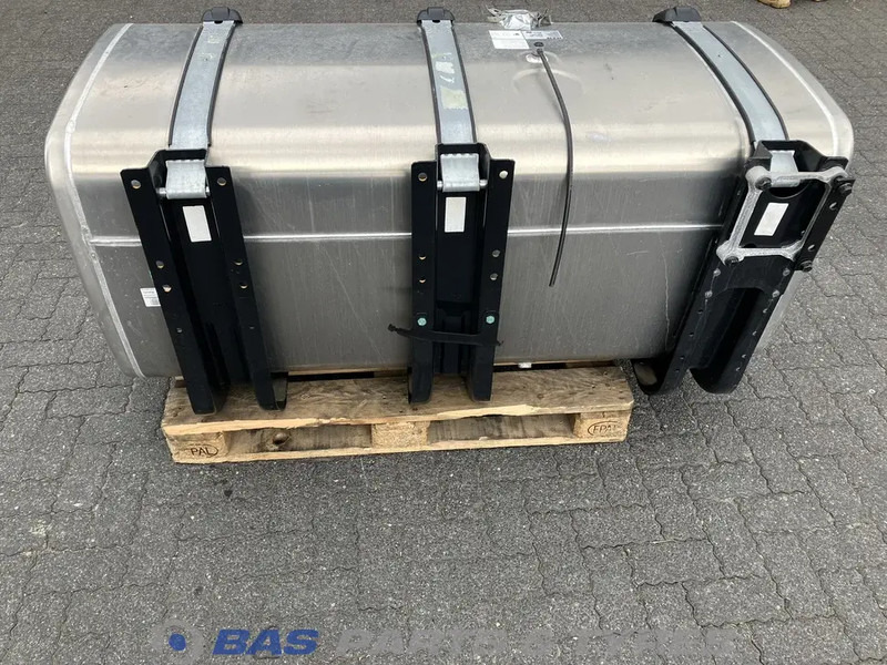 MAN Brandstoftank MAN 710 Liter 81122016766 - Réservoir de carburant pour Camion: photos 2 MAN Brandstoftank MAN 710 Liter 81122016766 - Réservoir de carburant pour Camion: photos 2