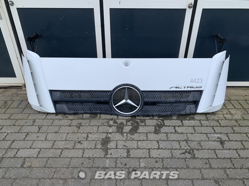 Mercedes-Benz Actros MP4 - Calandre pour Camion: photos 1 Mercedes-Benz Actros MP4 - Calandre pour Camion: photos 1