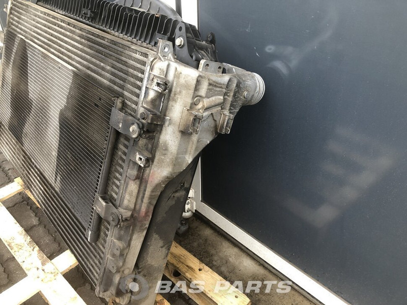 Mercedes-Benz Antos MP4 - Radiateur pour Camion: photos 3 Mercedes-Benz Antos MP4 - Radiateur pour Camion: photos 3