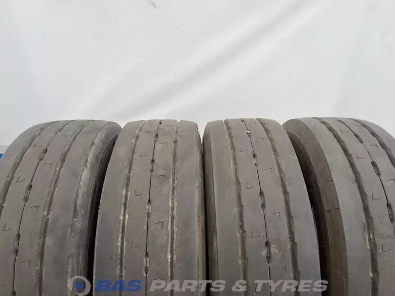 Michelin - Pneu pour Camion: photos 2 Michelin - Pneu pour Camion: photos 2