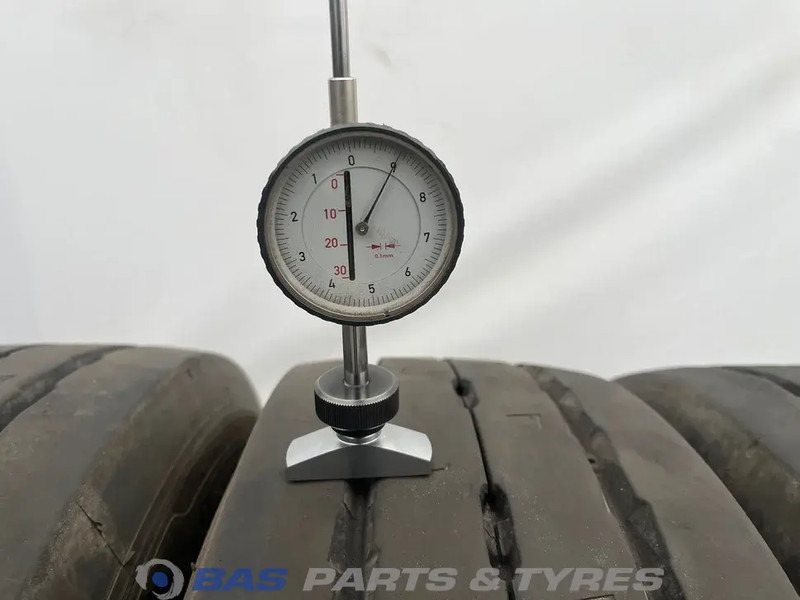 Michelin - Pneu pour Camion: photos 3 Michelin - Pneu pour Camion: photos 3