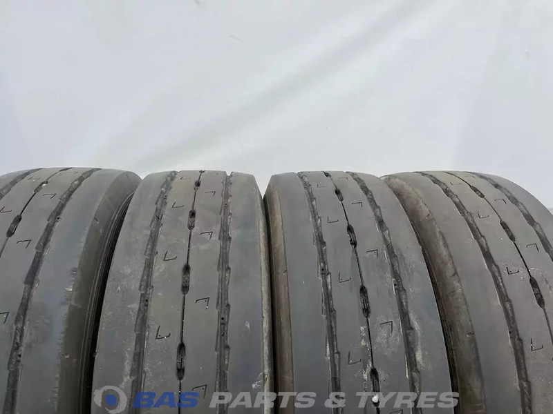 Michelin - Pneu pour Camion: photos 2 Michelin - Pneu pour Camion: photos 2
