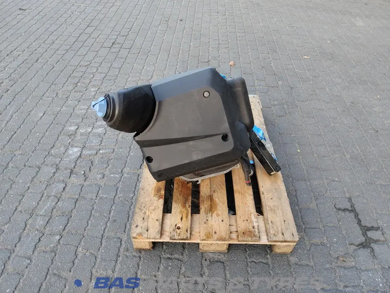 DAF XG DAF AdBlue tank 2297062 - Pièces de rechange pour Camion: photos 2 DAF XG DAF AdBlue tank 2297062 - Pièces de rechange pour Camion: photos 2