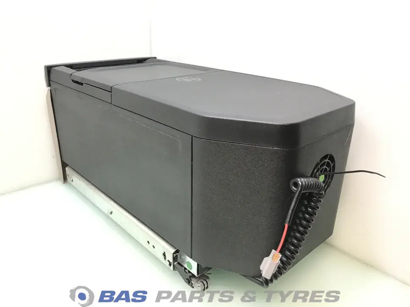 DAF XG Koelkast DAF 35 Liter 2318729 - Pièces de rechange pour Camion: photos 3 DAF XG Koelkast DAF 35 Liter 2318729 - Pièces de rechange pour Camion: photos 3