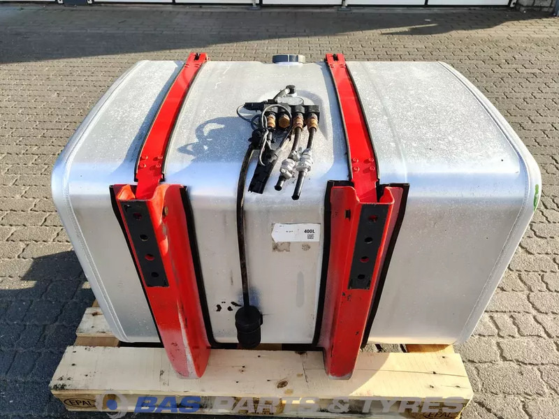 Scania Brandstoftank Scania 400 Liter 1878319 - Réservoir de carburant pour Camion: photos 3 Scania Brandstoftank Scania 400 Liter 1878319 - Réservoir de carburant pour Camion: photos 3