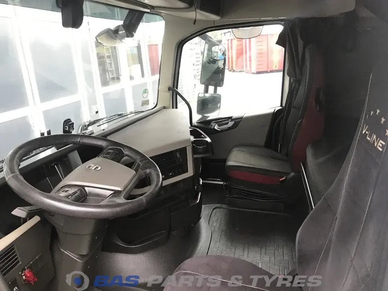Volvo FH4 - Cabine et intérieur pour Camion: photos 5 Volvo FH4 - Cabine et intérieur pour Camion: photos 5