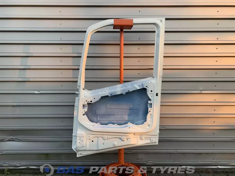 Volvo FH4 Portier Rechts Volvo 82183386 - Portière et pièces pour Camion: photos 2 Volvo FH4 Portier Rechts Volvo 82183386 - Portière et pièces pour Camion: photos 2