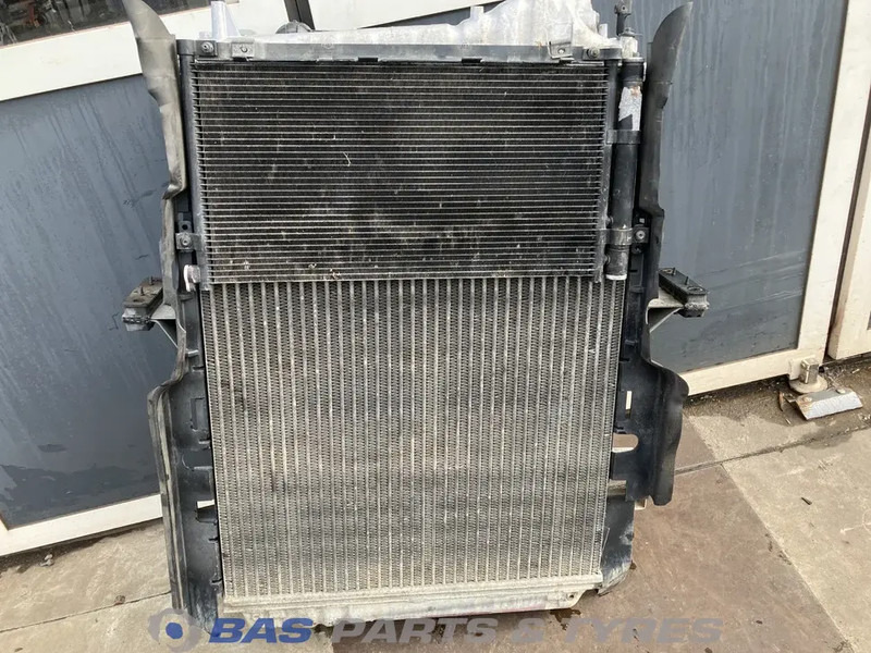 Volvo FM4 Koelerpakket Volvo D11K 370 K1 21649624 - Radiateur pour Camion: photos 4 Volvo FM4 Koelerpakket Volvo D11K 370 K1 21649624 - Radiateur pour Camion: photos 4