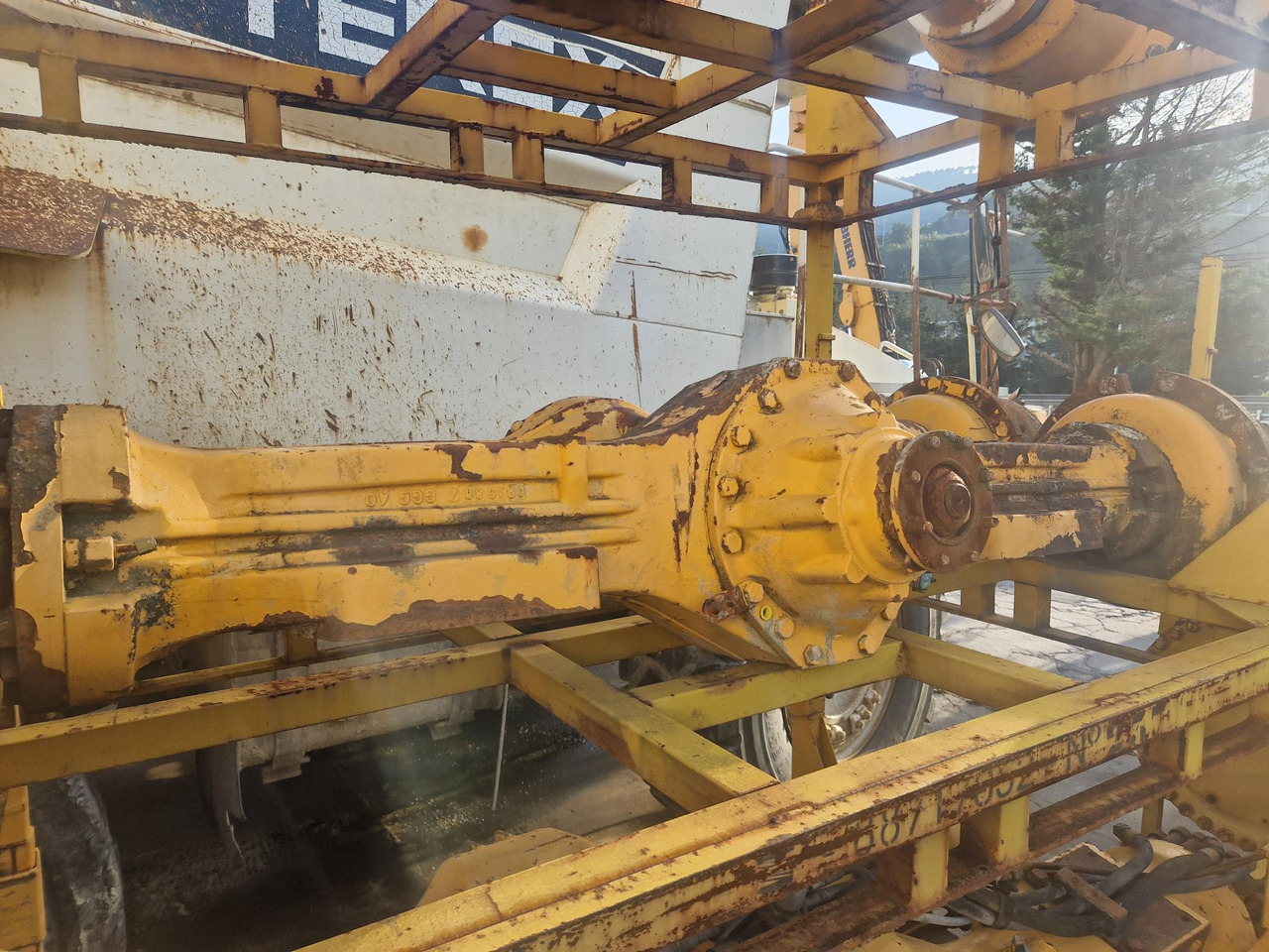 EJES ZF 407 CK y ZF409 DK Liebherr L531 - Essieu et pièces pour Engins de chantier: photos 1 EJES ZF 407 CK y ZF409 DK Liebherr L531 - Essieu et pièces pour Engins de chantier: photos 1