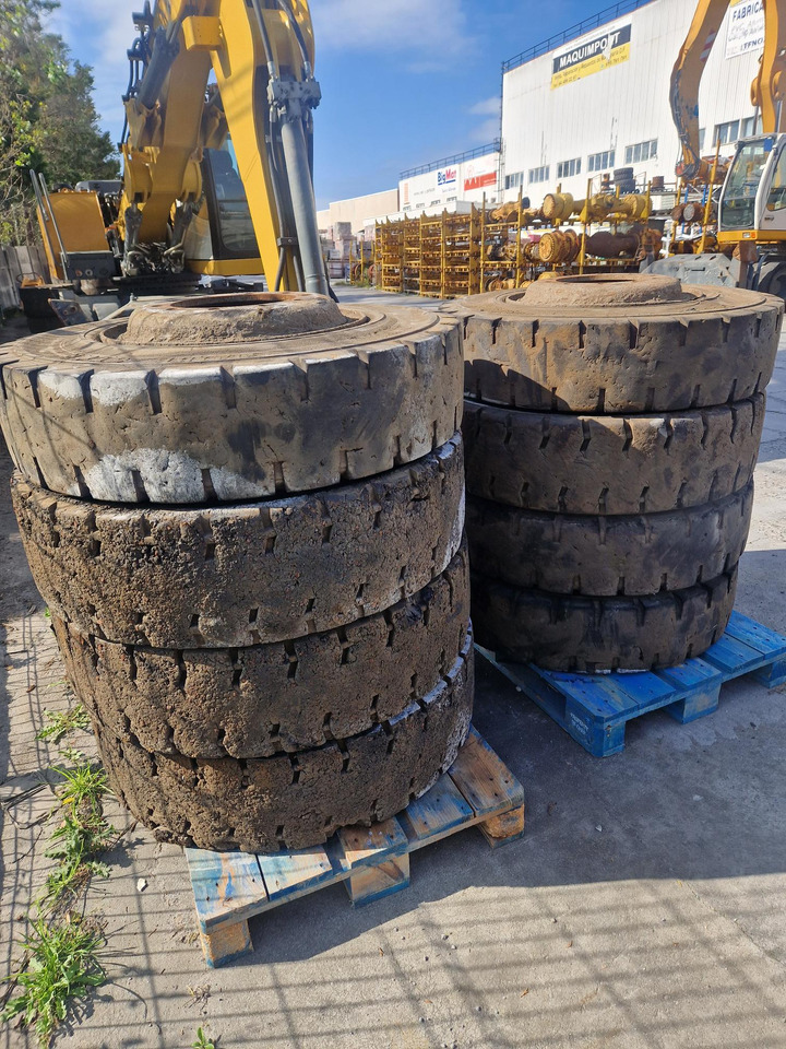 RUEDAS MACIZAS 12.00R20 - Roue complète pour Engins de chantier: photos 1 RUEDAS MACIZAS 12.00R20 - Roue complète pour Engins de chantier: photos 1