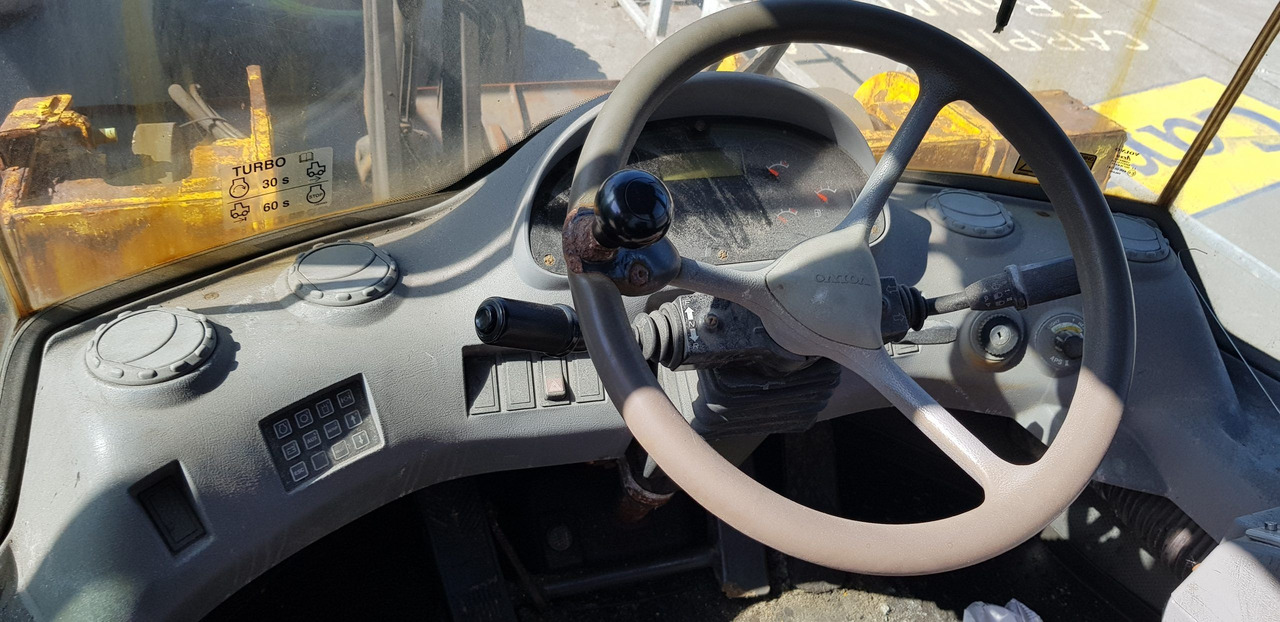 VOLVO L90D S/N 33264 - Chargeuse sur pneus: photos 3 VOLVO L90D S/N 33264 - Chargeuse sur pneus: photos 3