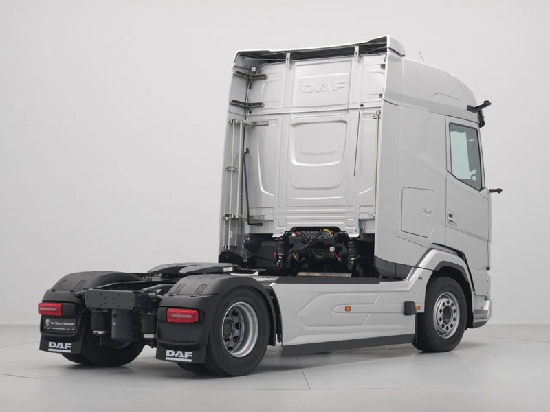 DAF XG 480 FT DVS LEATHER PTO-PREP B3-ALARM SILVER METALLIC (J5320MESI) VECTO 2 - Tracteur routier: photos 5 DAF XG 480 FT DVS LEATHER PTO-PREP B3-ALARM SILVER METALLIC (J5320MESI) VECTO 2 - Tracteur routier: photos 5