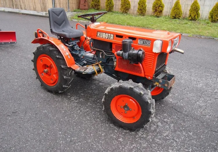 Ciągnik Kubota B6100 1995 4x4 - Tracteur agricole: photos 3 Ciągnik Kubota B6100 1995 4x4 - Tracteur agricole: photos 3