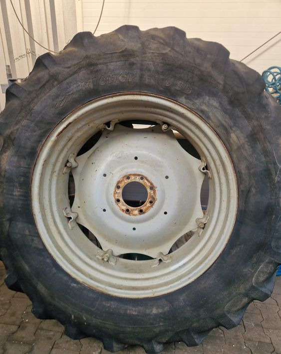 Części do Ciągnika Massey Ferguson MF 3000, 6000  Koła tylne 18,4R38 do ciągnika MF - Roue complète pour Machine agricole: photos 1 Części do Ciągnika Massey Ferguson MF 3000, 6000  Koła tylne 18,4R38 do ciągnika MF - Roue complète pour Machine agricole: photos 1