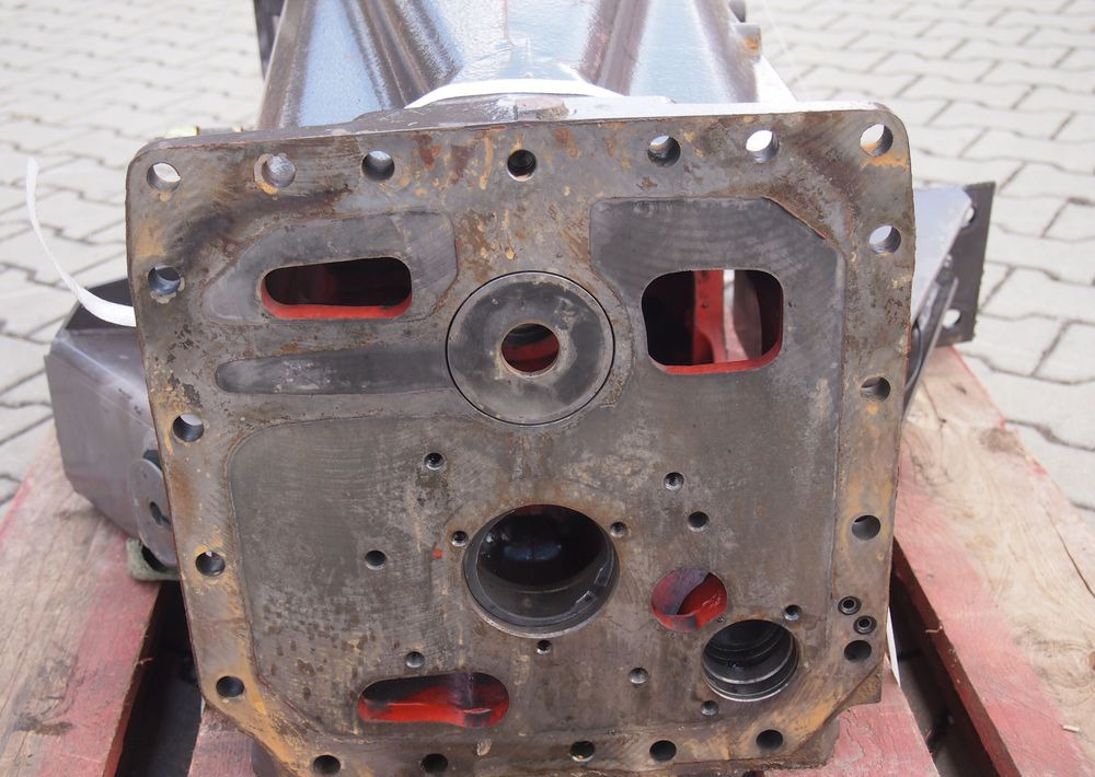 Części do Ciągnika Massey Ferguson MF 3060, 3070, 3080, 3090 Obudowa skrzyni biegów MF 3000, 3100, 6000 - Boîte de vitesse et pièces pour Machine agricole: photos 5 Części do Ciągnika Massey Ferguson MF 3060, 3070, 3080, 3090 Obudowa skrzyni biegów MF 3000, 3100, 6000 - Boîte de vitesse et pièces pour Machine agricole: photos 5