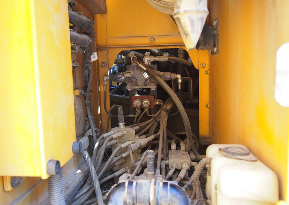 Koparka gąsienicowa Volvo EC180CL 2008 KOPARKA VOLVO - Pelle sur chenille: photos 5 Koparka gąsienicowa Volvo EC180CL 2008 KOPARKA VOLVO - Pelle sur chenille: photos 5