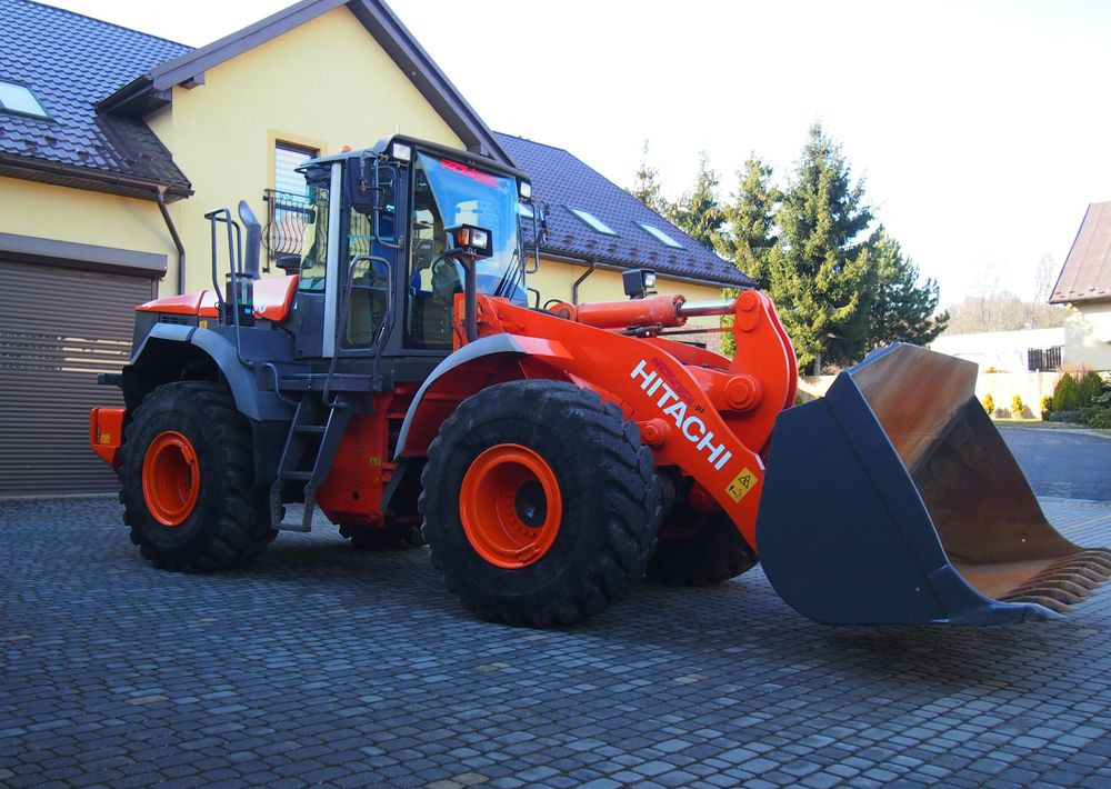 Ładowarka Hitachi ZW250 2010 Ładowarka Hitachi Waga, Centralne smarowanie - Chargeuse sur pneus: photos 3 Ładowarka Hitachi ZW250 2010 Ładowarka Hitachi Waga, Centralne smarowanie - Chargeuse sur pneus: photos 3