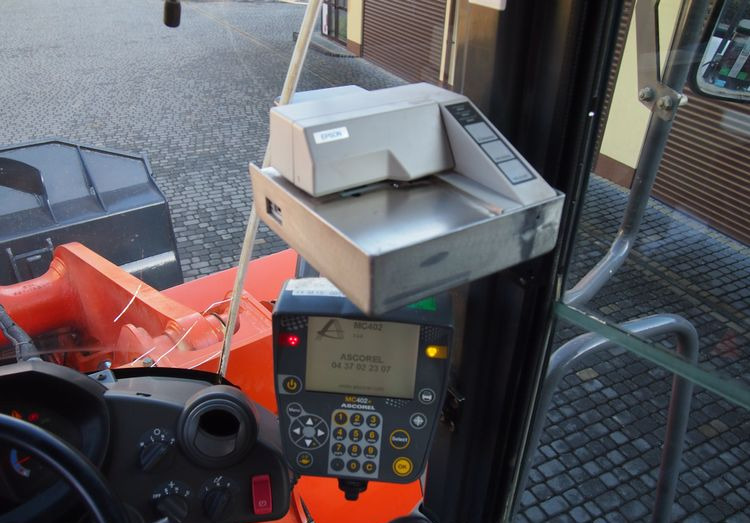 Ładowarka Hitachi ZW250 2010 Ładowarka Hitachi Waga, Centralne smarowanie - crédit-bail Ładowarka Hitachi ZW250 2010 Ładowarka Hitachi Waga, Centralne smarowanie: photos 8