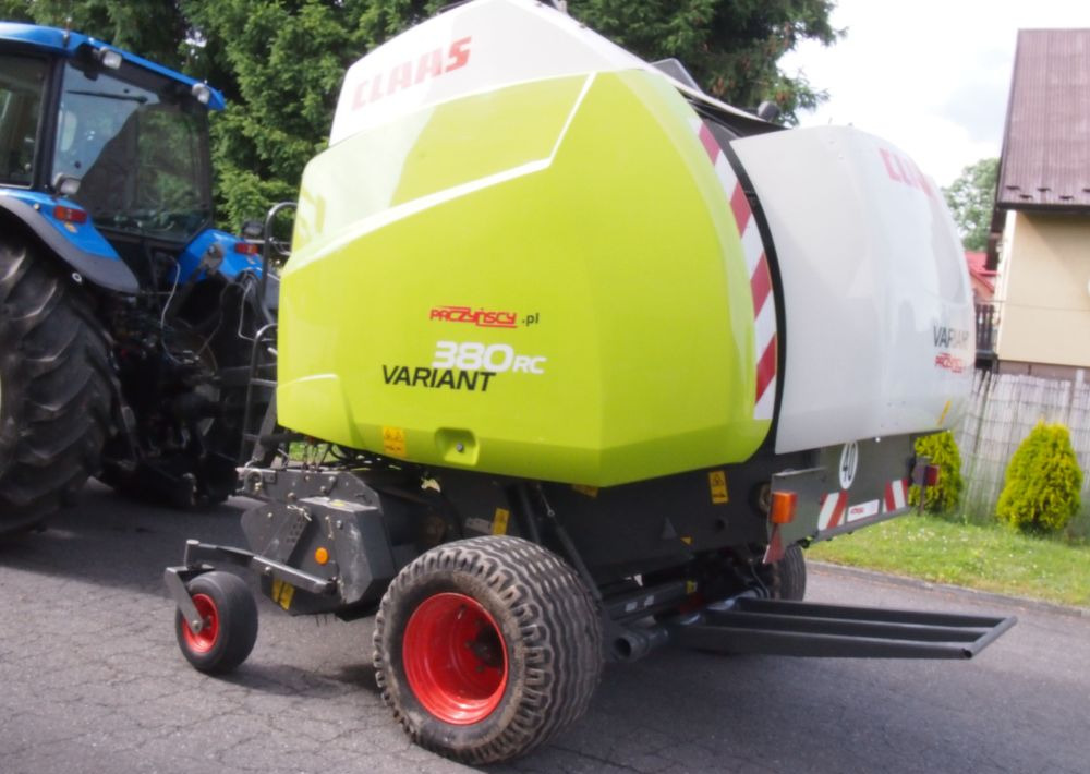 Prasa Claas VARIANT 380 RC  2014 Prasa rolująca z nożami i opuszczana podłoga - Presse à balles rondes: photos 2 Prasa Claas VARIANT 380 RC  2014 Prasa rolująca z nożami i opuszczana podłoga - Presse à balles rondes: photos 2
