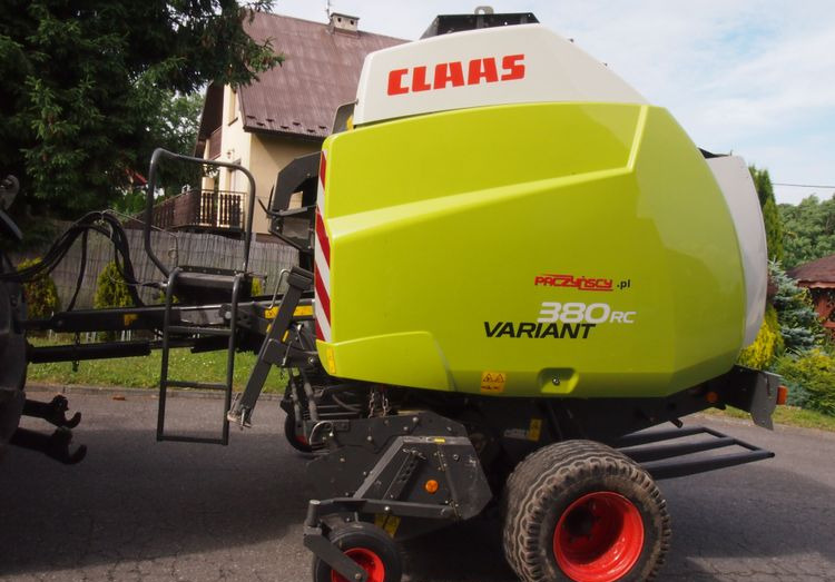 Prasa Claas VARIANT 380 RC  2014 Prasa rolująca z nożami i opuszczana podłoga - Presse à balles rondes: photos 4 Prasa Claas VARIANT 380 RC  2014 Prasa rolująca z nożami i opuszczana podłoga - Presse à balles rondes: photos 4