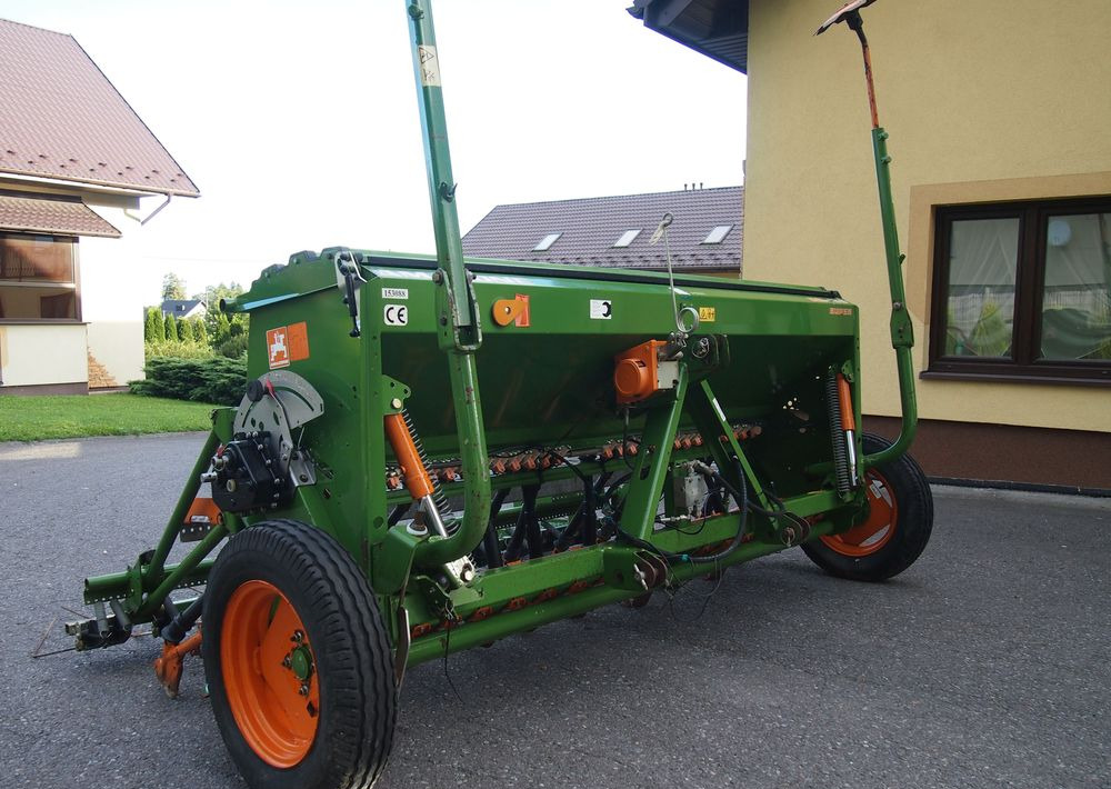 Siewnik Amazone D9 -30 2007 Siewnik Amazone - Semoir: photos 4 Siewnik Amazone D9 -30 2007 Siewnik Amazone - Semoir: photos 4