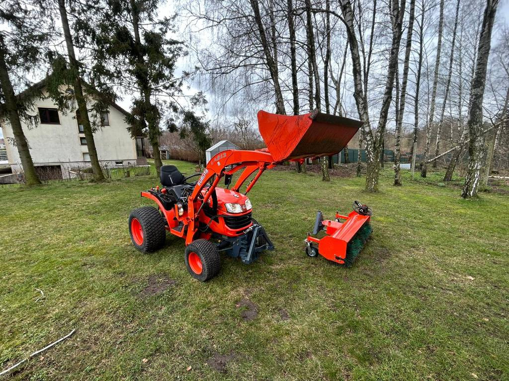 Tracteur communal Kubota B 1820/zarejestrowany/200mth/stan idealny: photos 1