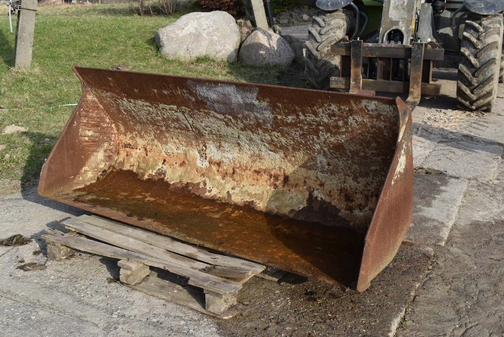 Lyzki do ladowarki Jcb,case,cat, Manitou - Godet pour Engins de chantier: photos 4 Lyzki do ladowarki Jcb,case,cat, Manitou - Godet pour Engins de chantier: photos 4