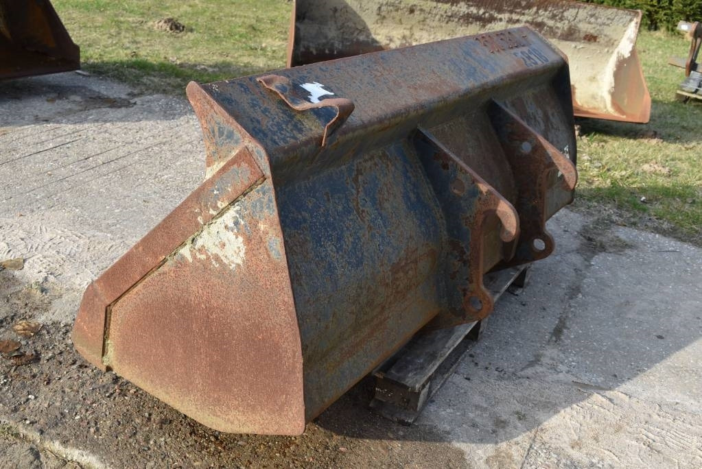 Lyzki do ladowarki Jcb,case,cat, Manitou - Godet pour Engins de chantier: photos 3 Lyzki do ladowarki Jcb,case,cat, Manitou - Godet pour Engins de chantier: photos 3