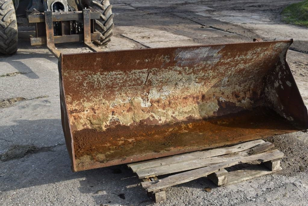 Lyzki do ladowarki Jcb,case,cat, Manitou - Godet pour Engins de chantier: photos 5 Lyzki do ladowarki Jcb,case,cat, Manitou - Godet pour Engins de chantier: photos 5