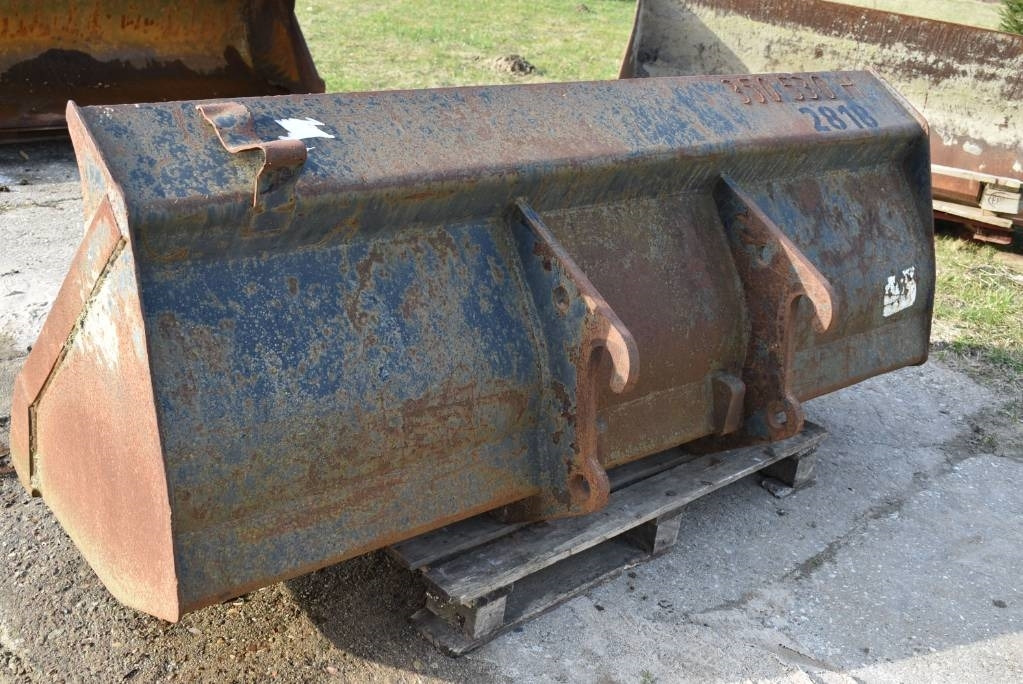 Lyzki do ladowarki Jcb,case,cat, Manitou - Godet pour Engins de chantier: photos 2 Lyzki do ladowarki Jcb,case,cat, Manitou - Godet pour Engins de chantier: photos 2