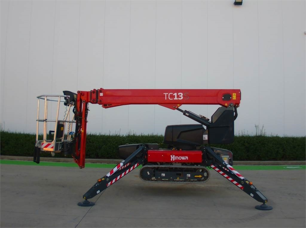 Hinowa TC13S - Nacelle télescopique, Nacelle araignée: photos 1 Hinowa TC13S - Nacelle télescopique, Nacelle araignée: photos 1