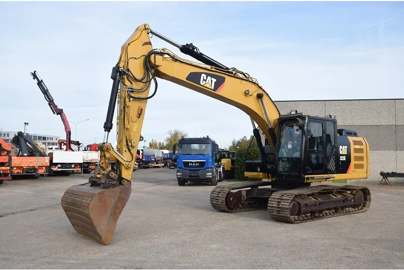 Caterpillar 323E-stock id2 - Pelle sur chenille: photos 5 Caterpillar 323E-stock id2 - Pelle sur chenille: photos 5