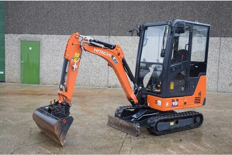Hitachi ZX19.6 CR - Mini pelle: photos 1 Hitachi ZX19.6 CR - Mini pelle: photos 1