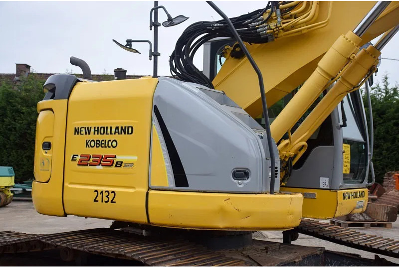 New Holland Kobelco E235B SR-LCT - Pelle sur chenille: photos 5 New Holland Kobelco E235B SR-LCT - Pelle sur chenille: photos 5