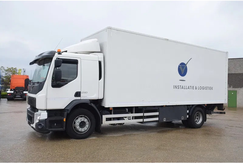 Volvo FE 250 - Camion fourgon: photos 3 Volvo FE 250 - Camion fourgon: photos 3