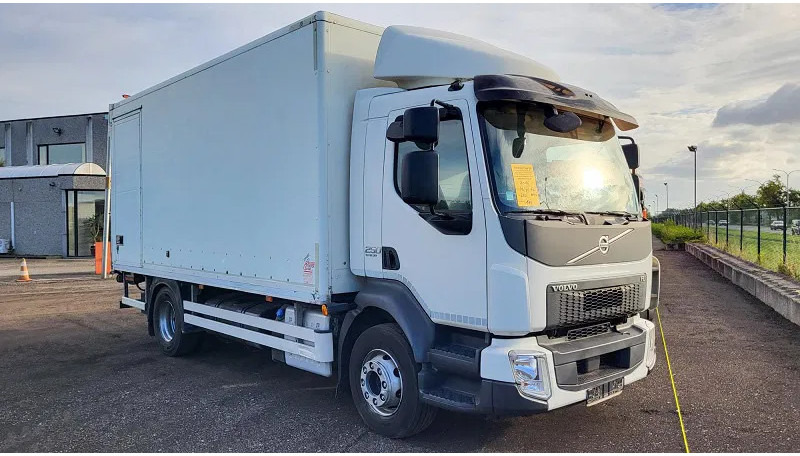 Volvo FL 250 - Camion fourgon: photos 1 Volvo FL 250 - Camion fourgon: photos 1