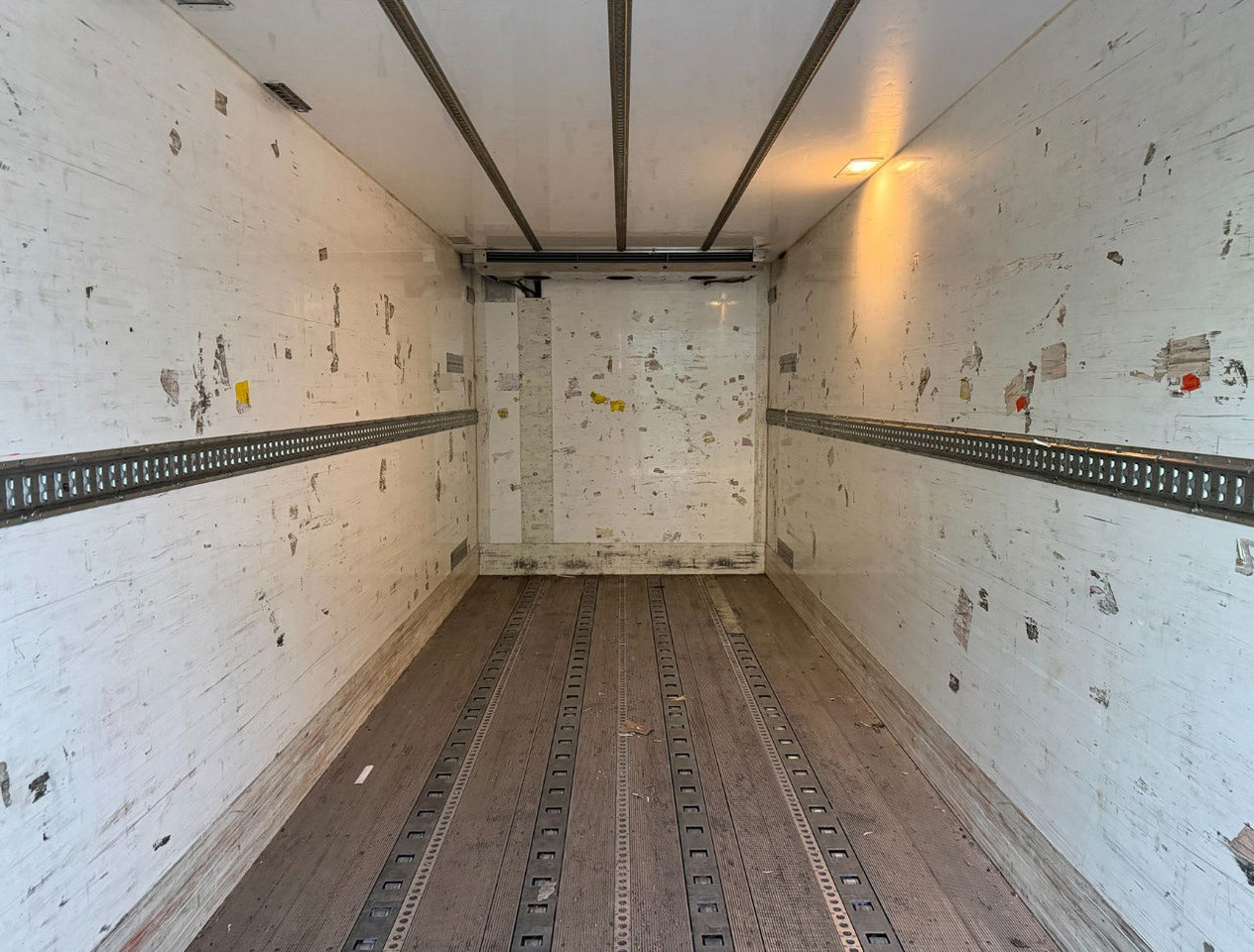 Camion frigorifique Scania S450 Full AIR Retarder VAN Beurden Isolated BOX Hydrarolls TRS Cooling NL-Truck: photos 19 Camion frigorifique Scania S450 Full AIR Retarder VAN Beurden Isolated BOX Hydrarolls TRS Cooling NL-Truck: photos 19