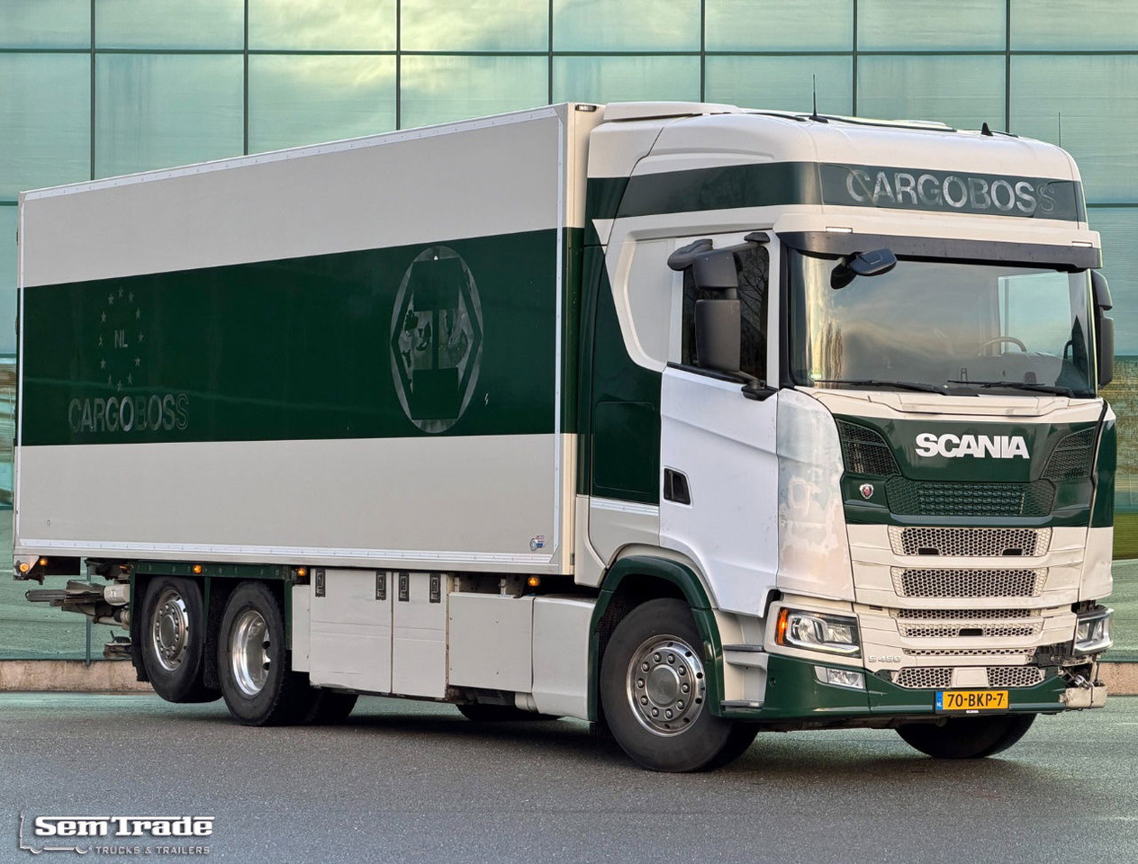 Camion frigorifique Scania S450 Full AIR Retarder VAN Beurden Isolated BOX Hydrarolls TRS Cooling NL-Truck: photos 6 Camion frigorifique Scania S450 Full AIR Retarder VAN Beurden Isolated BOX Hydrarolls TRS Cooling NL-Truck: photos 6