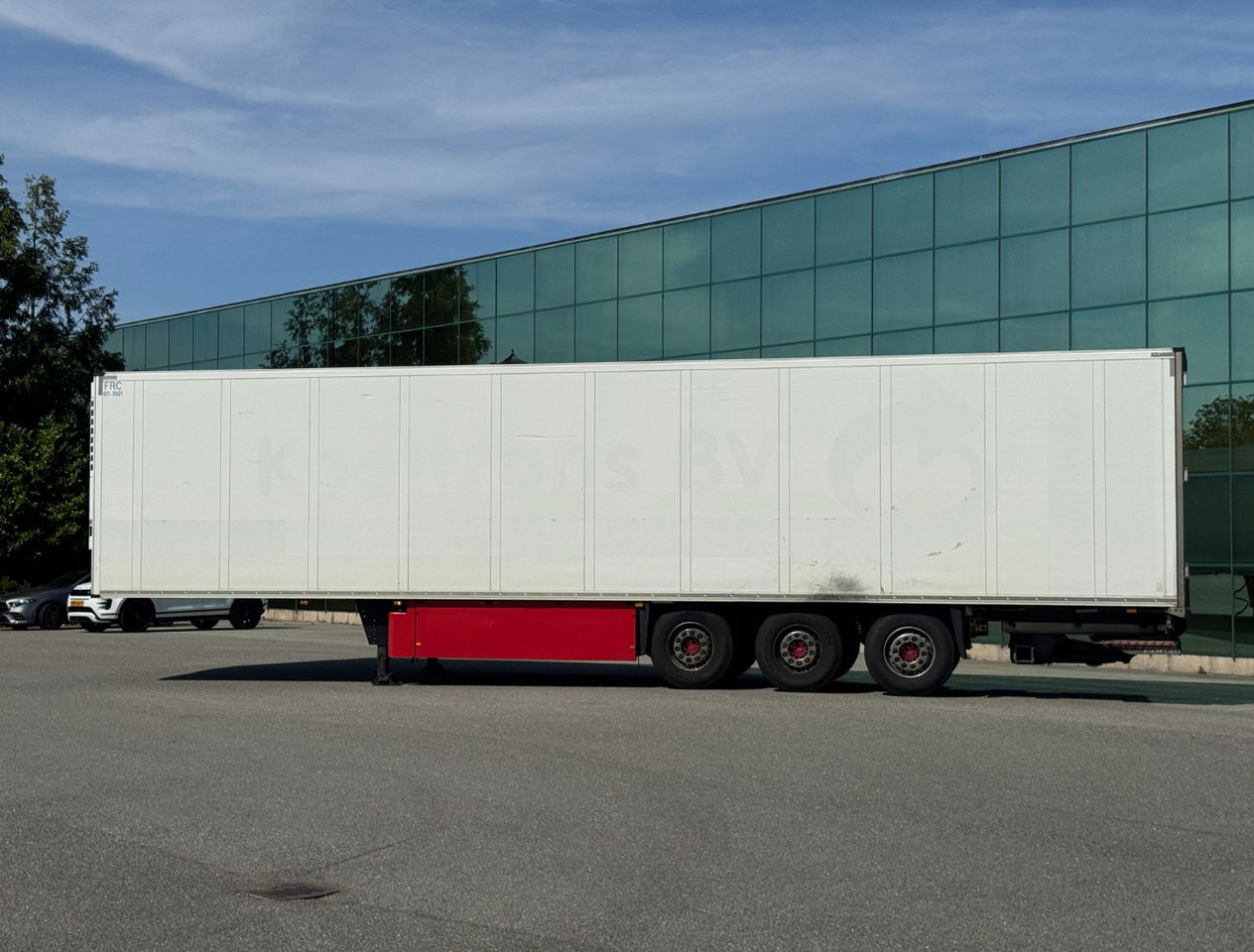 Schmitz Cargobull SCBS3B 270 CM High Flower Wide Liftaxle Tail Lift NL Trailer 6 - Semi-remorque frigorifique: photos 2 Schmitz Cargobull SCBS3B 270 CM High Flower Wide Liftaxle Tail Lift NL Trailer 6 - Semi-remorque frigorifique: photos 2