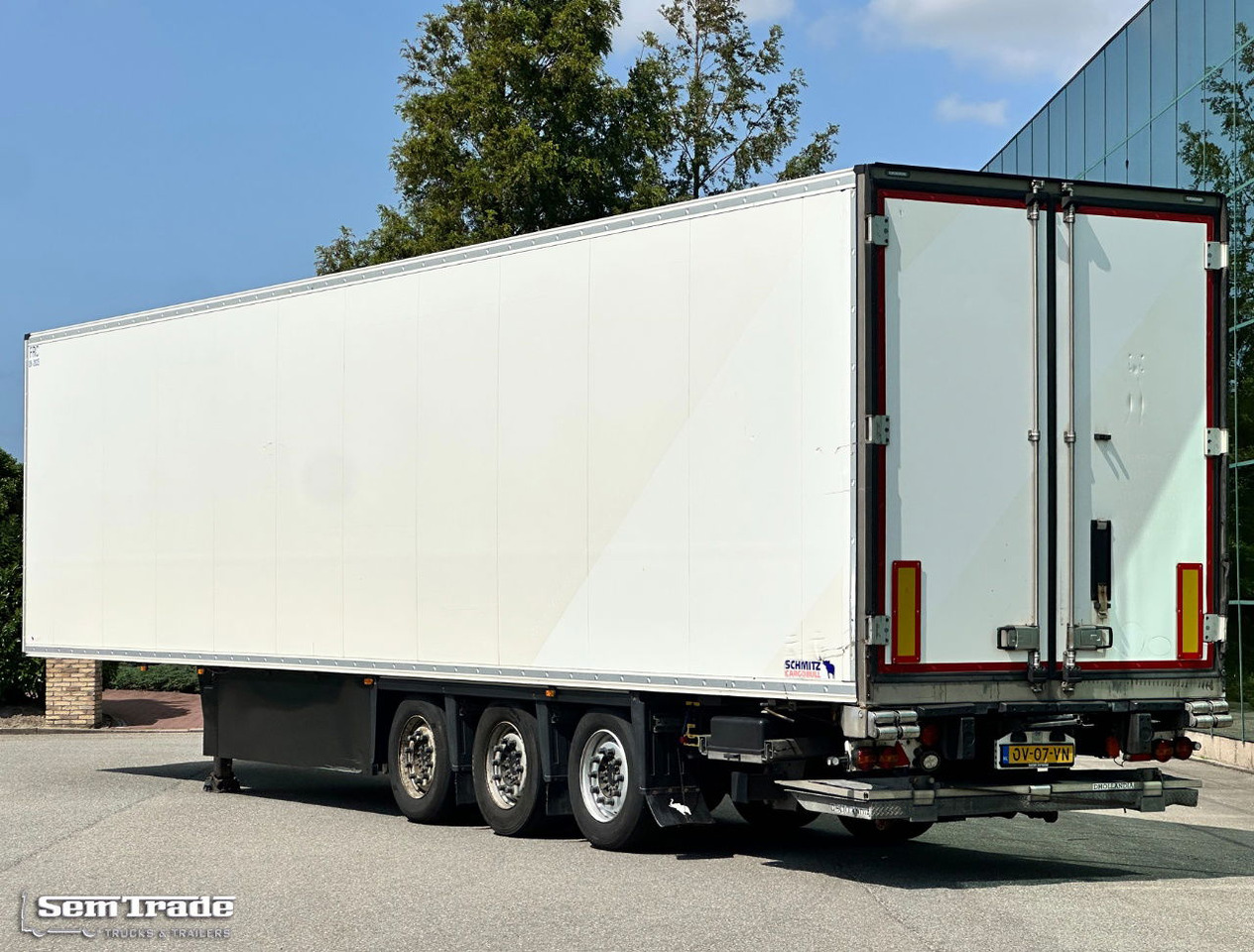 Schmitz Cargobull SCBS3B Carrier Vector 1550 Tail Lift 275 CM High Inside TOP Condition - Semi-remorque frigorifique: photos 3 Schmitz Cargobull SCBS3B Carrier Vector 1550 Tail Lift 275 CM High Inside TOP Condition - Semi-remorque frigorifique: photos 3