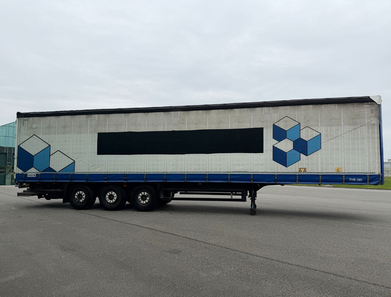 Schmitz Cargobull SCBS3T Disc Brakes Galvanised Chassis 2.000 KG Lift NL Trailer - Semi-remorque rideaux coulissants: photos 5 Schmitz Cargobull SCBS3T Disc Brakes Galvanised Chassis 2.000 KG Lift NL Trailer - Semi-remorque rideaux coulissants: photos 5