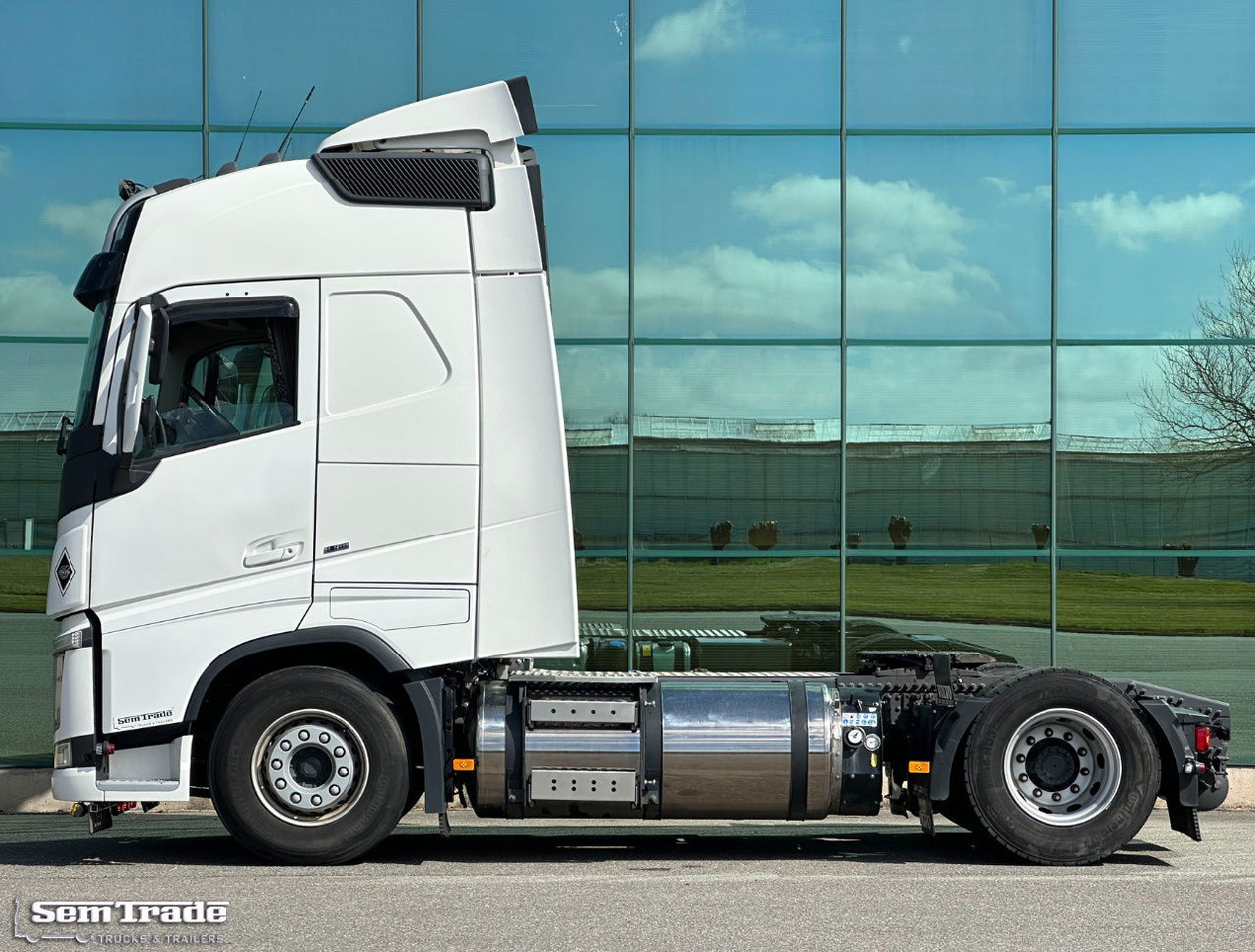 Volvo FH 13.460 LNG + Diesel I-Park Cool Full AIR Super Condition Belgium-Truck - Tracteur routier: photos 2 Volvo FH 13.460 LNG + Diesel I-Park Cool Full AIR Super Condition Belgium-Truck - Tracteur routier: photos 2