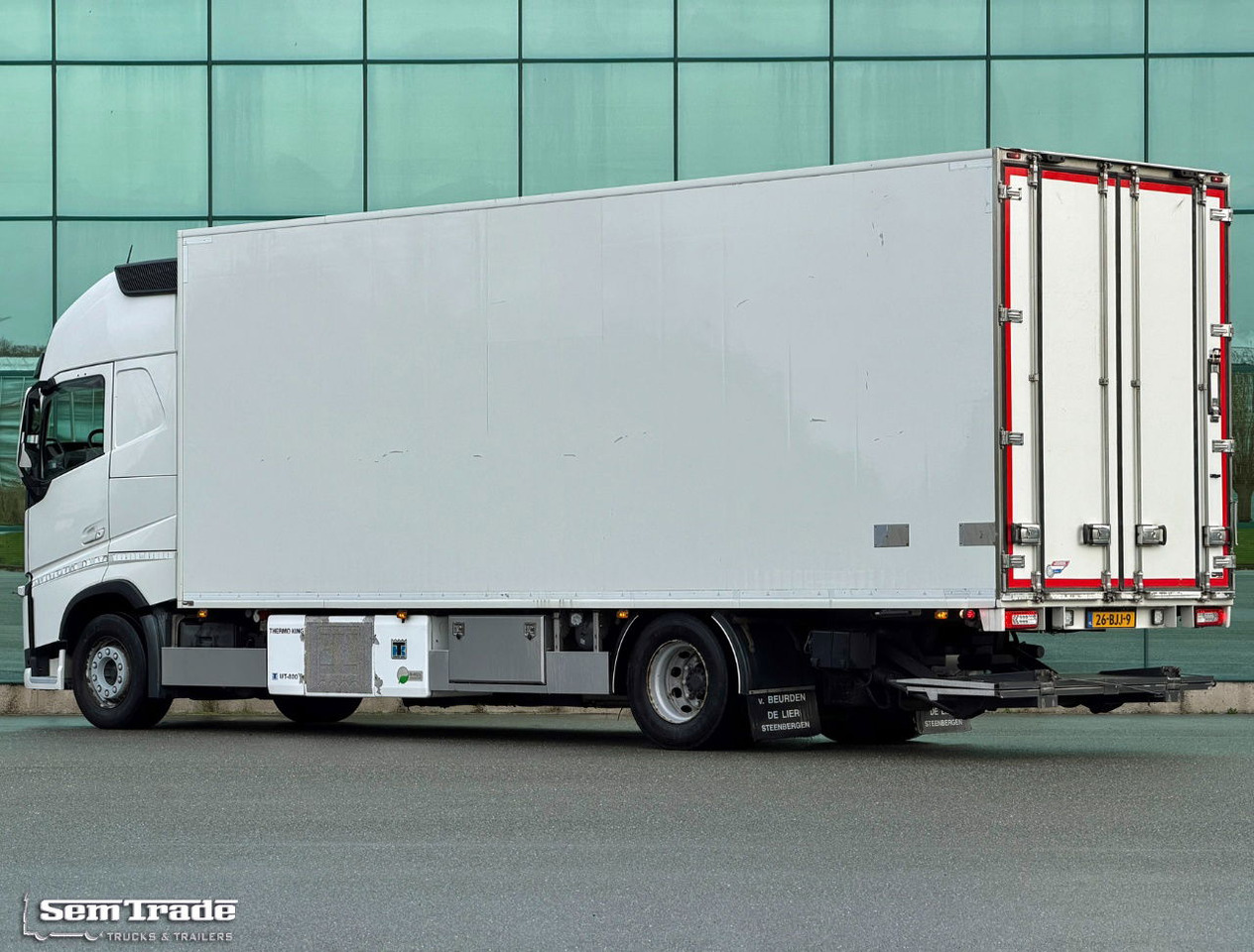 Volvo FH 13.460 I-Park Cool Themo King UT-800 VAN Beurden BOX Tail Lift TOP Condition NL-Truck - Camion frigorifique: photos 3 Volvo FH 13.460 I-Park Cool Themo King UT-800 VAN Beurden BOX Tail Lift TOP Condition NL-Truck - Camion frigorifique: photos 3